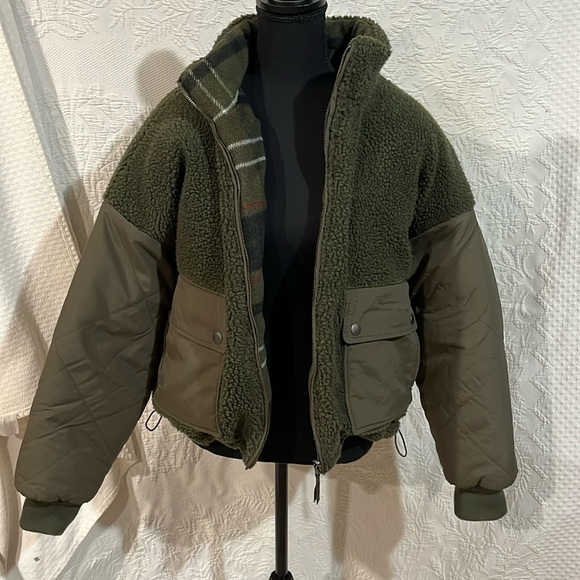 American Eagle Outfitters Jackets & Blazers - American Eagle reversible coat, size medium‎